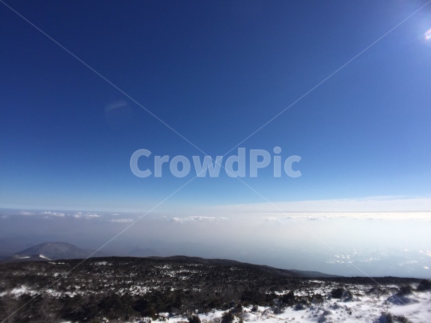 한라산,태양,햇빛,하늘,구름,sky,nature,scenery,자연,풍경,outdoors,옥외,겨울,계절,winter,season,자연,풍경,nature,landscape