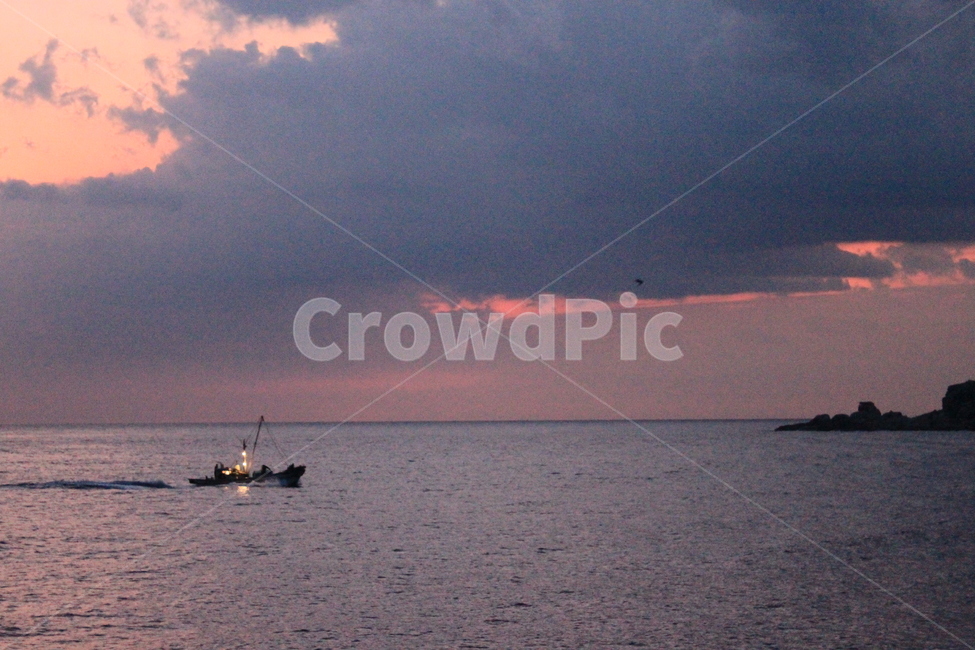 바다,배,어업,해돋이,여명,구름,붉은,빛,자연,sea,boat,daybreak,dawn,새벽