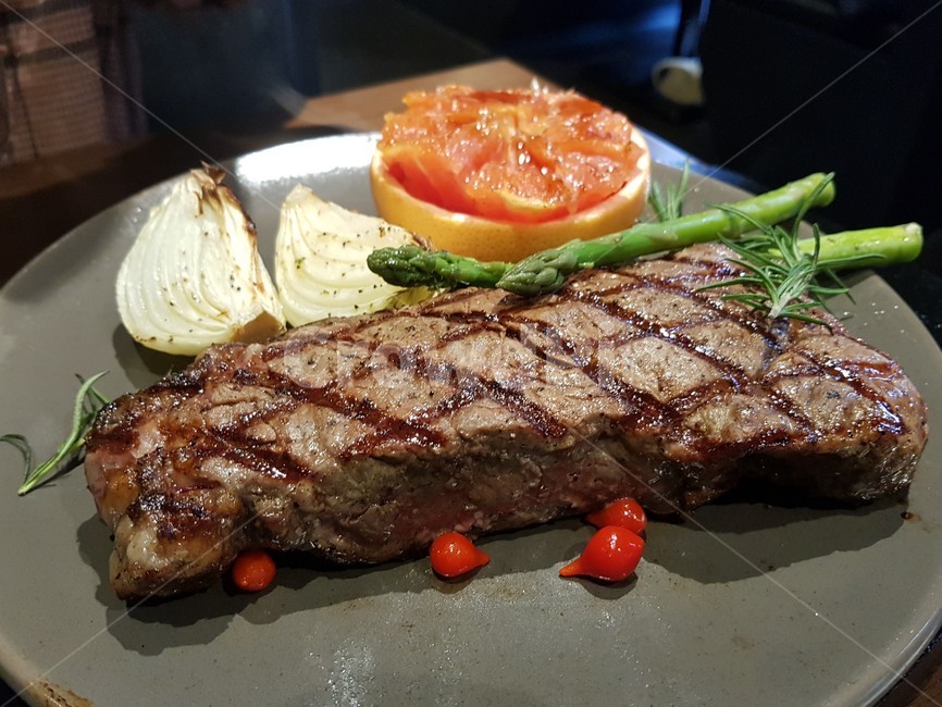 스테이크,steak,자몽,음식,소고기,구운채소,구운자몽,사이드디쉬,meal,dish,food,요리,음식,식재료,요리,food,cook,meal,dishes,food reserves,양식,서양음식,서양요리,western food,western dishes,western meal,western cook