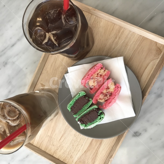마카롱,음료,디저트,간식,커피,음식,뚱카롱,항공샷,카페라떼,라떼,카페,초코마카롱,딸기마카롱