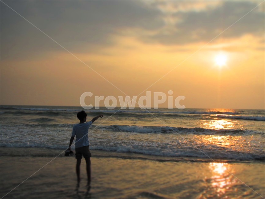 human,인간,person,사람,nature,outdoors,햇빛,sunlight,자연,light,빛,flare,희망,지는노을,해지는바다,소년