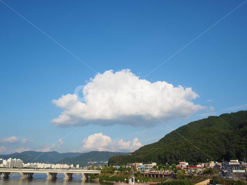 nature,자연,cloud,sky,하늘,cumulus,적운,구름,water,물,마을,다리,산