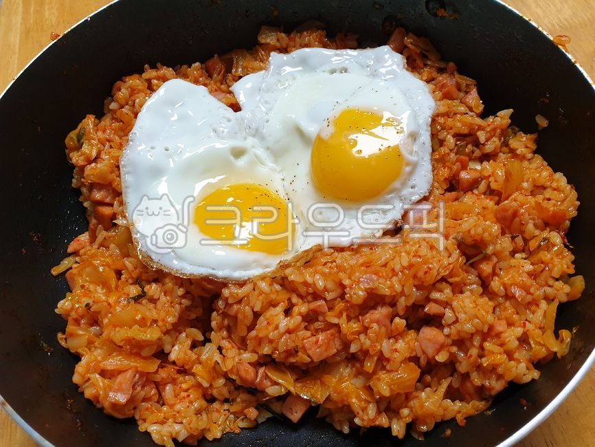 김치볶음밥,계란후라이,한국음식,food,김치,김치요리