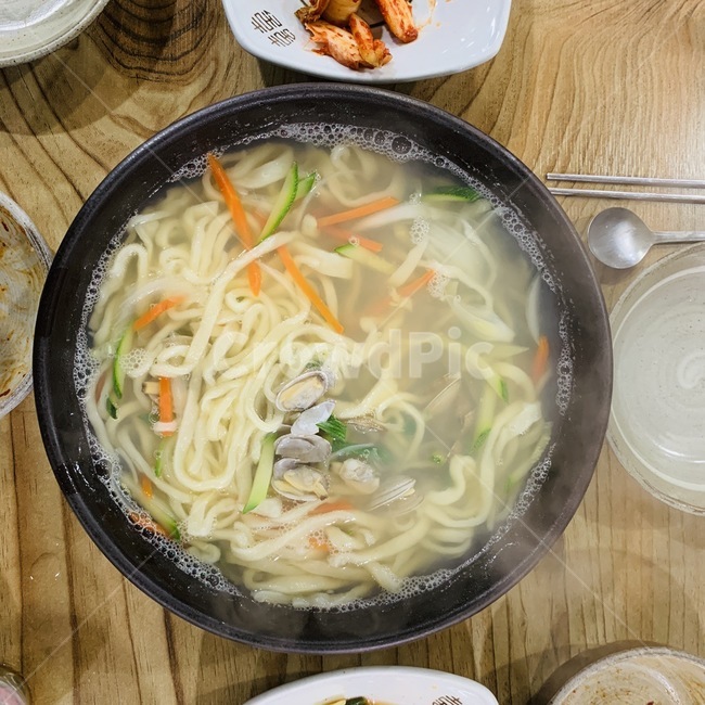 칼국수,바지락,바지락칼국수,해물칼국수,사발,food,음식,요리,식사,밀가루
