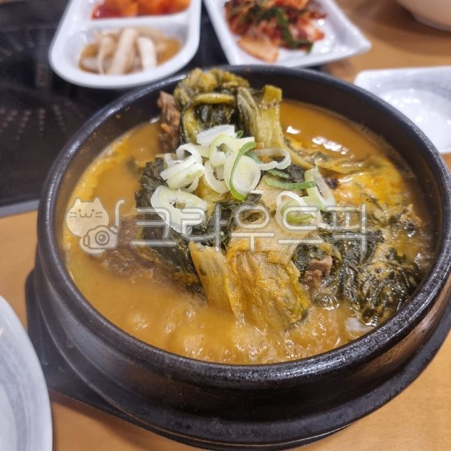 meal,Bone Haejangguk Soup,soup,Haejangguk,food,Gukbap