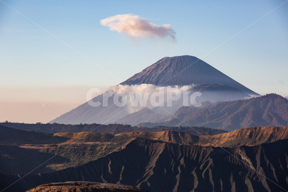 옥외,산맥,outdoors,nature,mountain,인도네시아,세계,산,volcano,브로모,세메루,화산,bromo,semeru,구름,분화구,하늘,sky,자연,아름다움