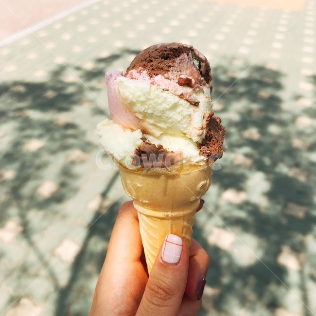 아이스크림,여름날씨,딸기아이스크림,초코아이스크림,콘아이스크림,길거리음식,길거리간식,디저트,간식,후식,dessert,snack