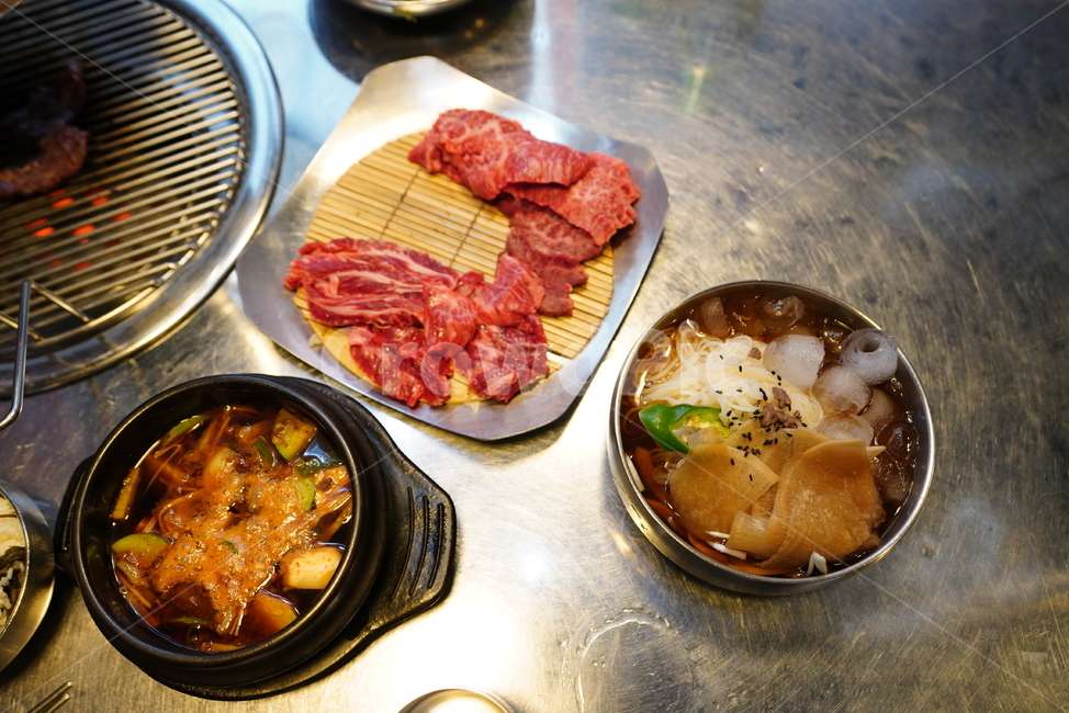고기,한우,먹거리,안주,육류,육식,먹방,불판,식사,술자리,한식,구이,푸드,음식,음식,식재료,요리,food,cook,meal,dishes,food reserves,한식,한국음식,한국요리,korean food,korean dishes,korean meal,korean cook