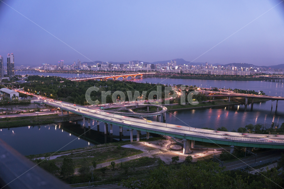 조명,도로,고속도로,저녁,한강,도심,불빛,야경,밤,풍경,nightscape,night,landscape,도시,city,한국도시풍경,한국도시경관,korea cityscape,road,freeway,고속 도로