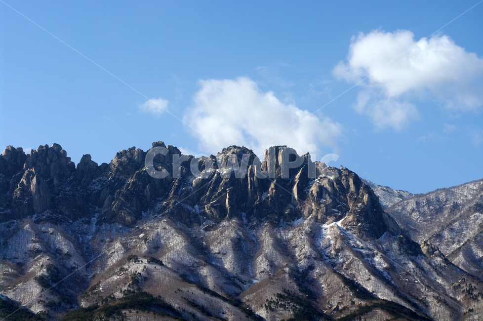 겨울,울산바위,풍경,하늘,바위,강원도,겨울,계절,winter,season,자연,풍경,nature,landscape,한국자연풍경,한국자연경관,korea nature landscape,mountain,산,mountain range,산맥,outdoors,옥외,peak,피크