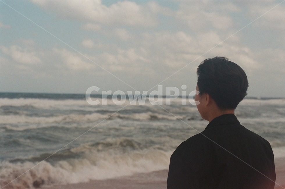해안선,인간,사람,뒷모습,water,바다,sea,nature,ocean,beach,사람,인물,인간,human,person