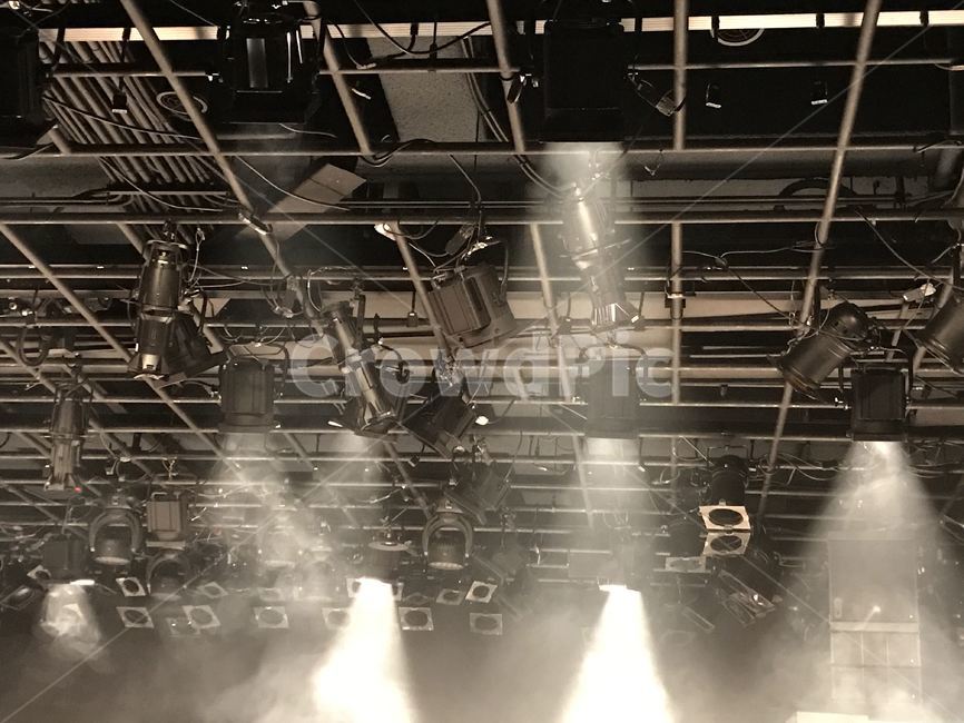 조명,무대,스포트라이트,주목,관객,쇼,공연,퍼포먼스,stage,light,spectator,audience,show,performance,예술,art