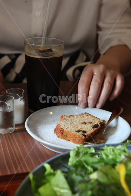카페,케이크,해외,베이킹,커피숍,맛집,포크,케잌,파운드케이크,커피,쿠킹,쿠킹클래스,접시,음식,식재료,요리,food,cook,meal,dishes,food reserves,아침식사,조식,브런치,breakfast,brunch,디저트,간식,후식,dessert,snack