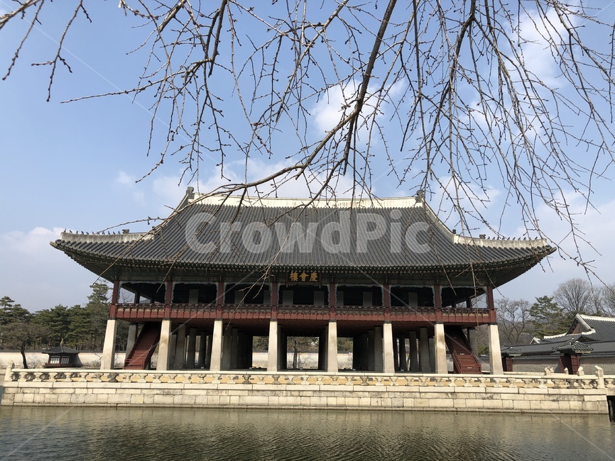 한국,서울,경복궁,한옥,기와집,기와,건축물,한국건축물,동양건축물,문화유산,궁,고궁,한국전통,한국문화,korean traditional,korean culture,랜드마크,landmark,tourist attraction,한국랜드마크,한국관광지,한국명소,korea landmark,korea tourist attraction