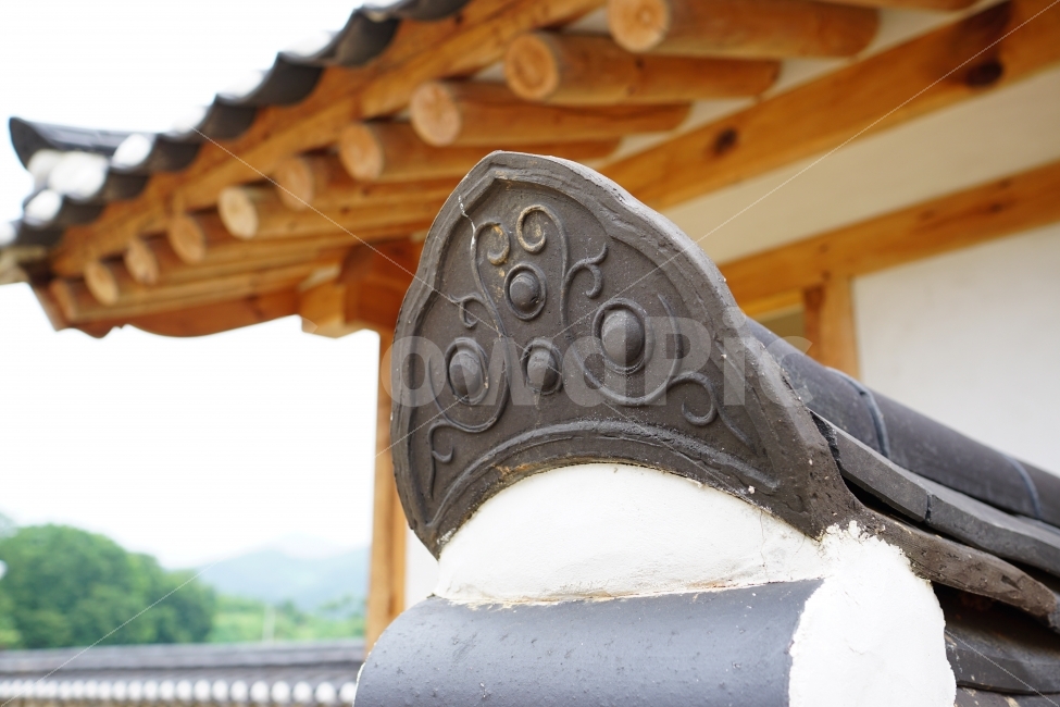 한옥,기와,지붕,한국,담벼락,담장,풍경,landscape,korea,코리아,한국전통,한국문화,전통,문화,건축물,건물외관,exterior,building,structure,architecture,construction,한국전통,한국문화,korean traditional,korean culture