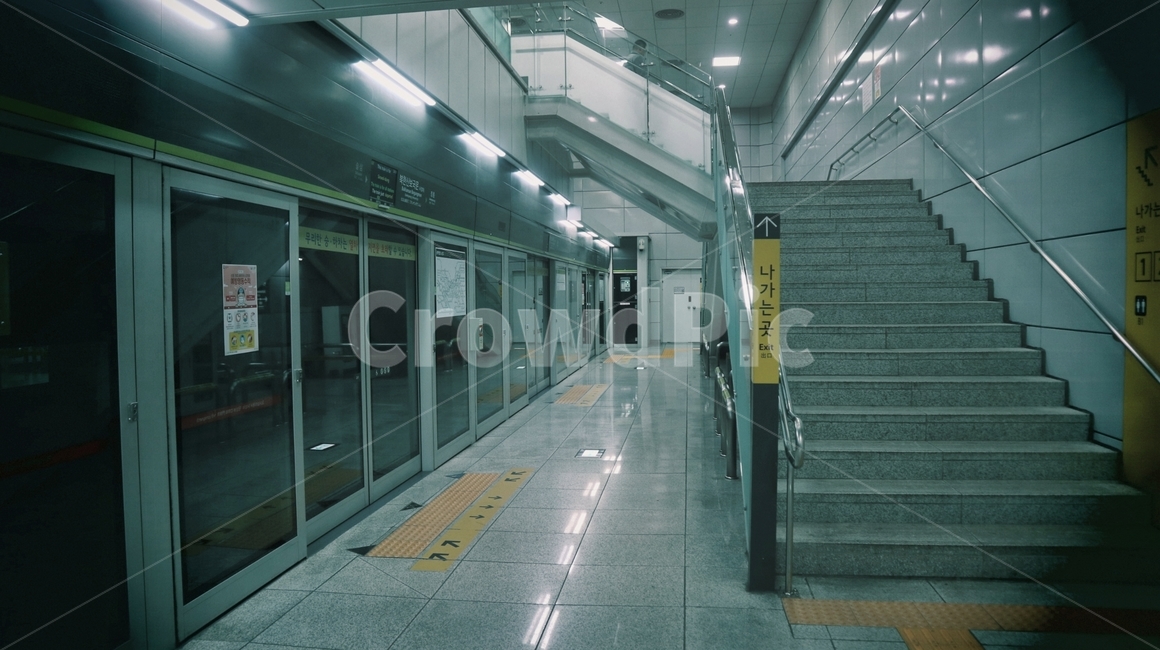지하철,지하철내부,선로,계단,우이신설선,출퇴근,교통수단,subway,transportation,교통,나가는곳,대리석,korea,corridor,복도,텅빈,vehicle