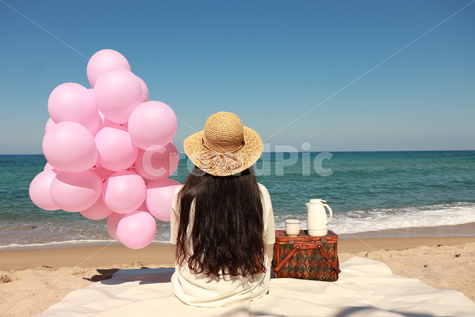 풍선,바다,소녀,피크닉,분홍풍선,picnic,balloon,sea,girl,pinkballoons,balloongirl,사람,인물,인간,human,person,여성,여자,woman,female,lady,여행,휴가,traveling,vacation,trip