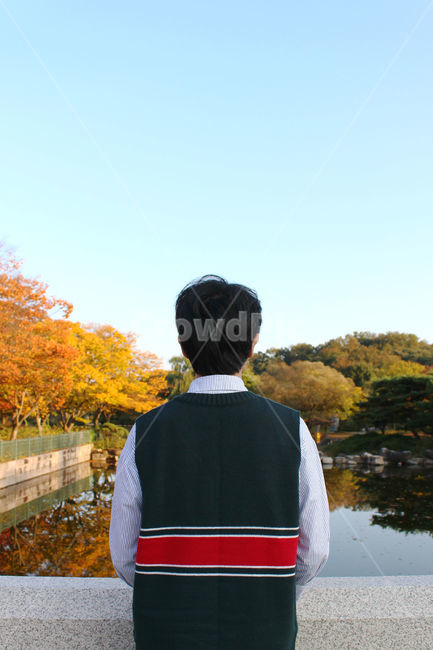 가을,자연,사람,남자,하늘,단풍,호수,강,man,소년,boy,fall,sky,tree,가을,계절,fall,autumn,season,자연,풍경,nature,landscape,사람,인물,인간,human,person,남성,남자,man,male,sleeve,소매
