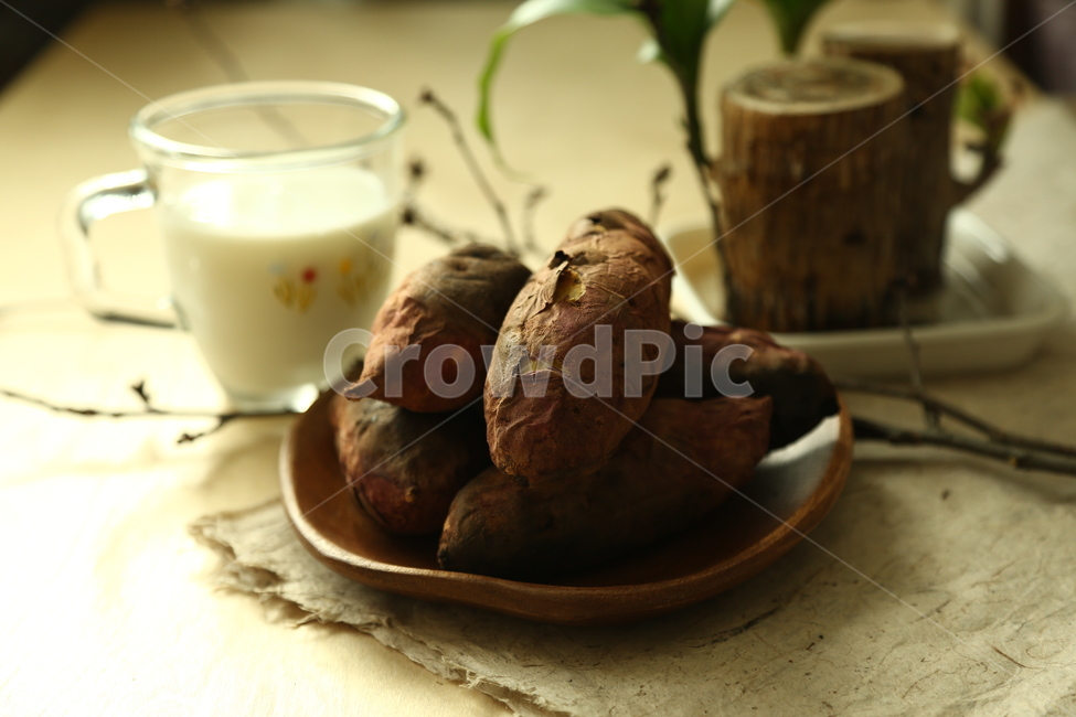 고구마,군구고마,구황작물,음식,식품,간식,호박고구마,밤고구마,달콤,sweetpotatoes,gourd,gourdcrop,food,snacks,sweet,겨울,계절,winter,season,음식,식재료,요리,food,cook,meal,dishes,food reserves,연출,컨셉,콘셉,direction,concept