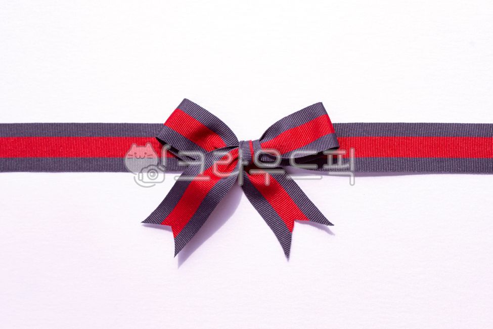 gift,birthday,embellishment,deco,part,white background,White space,tie,ornament,gift box,Valentines Day,copy space,prop,event,decoration,White Day,ribbon,Anniversary,packaging,valentine,congrats,Red,butterfly knot,Tie,knot