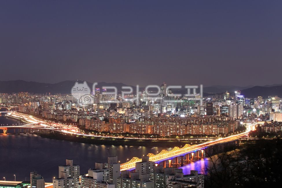 night view,Apgujeong,city,Dongho Bridge,skyline,office,Gangnamgu,building,Han River,Mountain,Apgujeongdong,Seoul,Gangnam,cityscape,landmark,big city,Korea,sky,highrise building,real estate,city night view,downtown,riverside,Hyundai Apartment,panorama,ligh