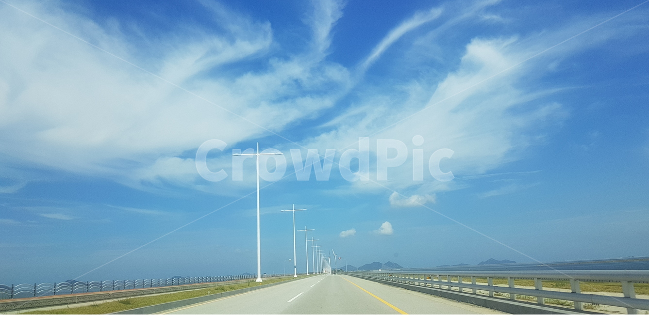 해안도로,하늘,도로,파랑,여름,시원,구름,교통,교통수단,traffic,transportation