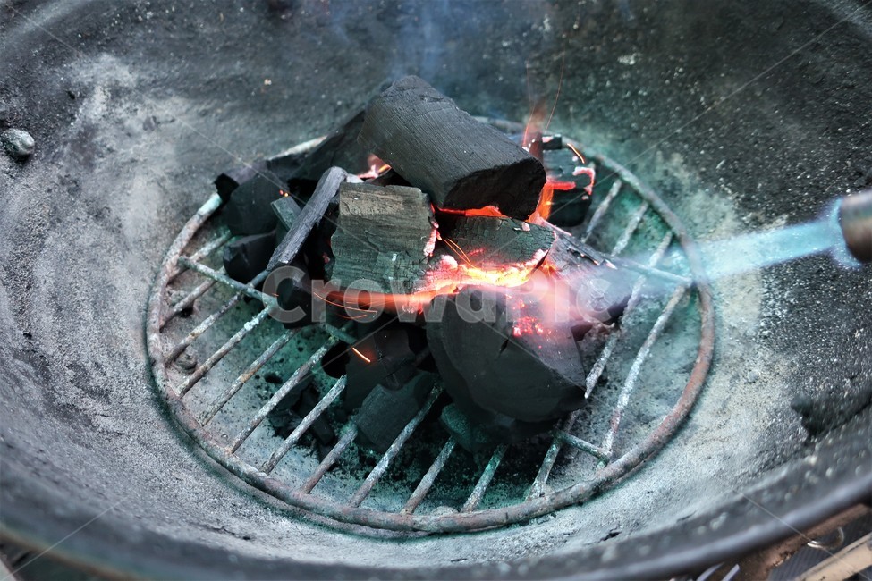 캠핑,숯불,바비큐,토치,화력,점화,참숯,화로,불판,가열