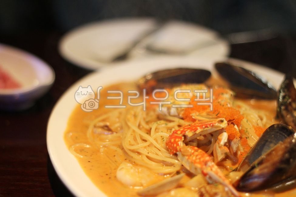 seafood pasta,Crab Spaghetti,pasta,crab soup,crab noodles,crab,Seafood Spaghetti,rose pasta,Noodle dish