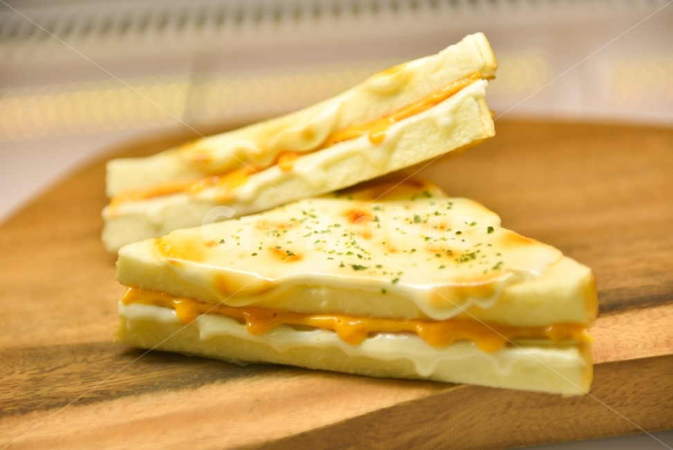 샌드위치,치즈,커피숍,카페,브런치,식빵,디저트,식욕자극,노란색,치즈샌드위치,빵가계,빵,제과점,후식,데코,음식,식재료,요리,food,cook,meal,dishes,food reserves,빵,bread,디저트,간식,후식,dessert,snack