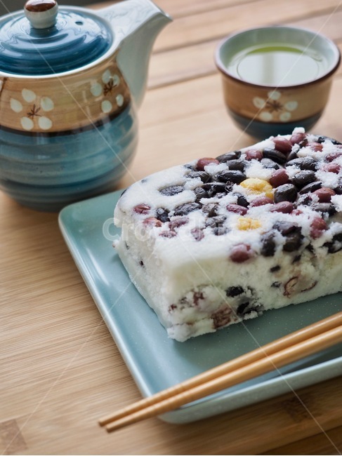 떡,백설기,콩떡,녹차,차,티,티타임,티포트,한국음식,식품,한식,한국문화,음식,한국,배경,음식문화,웰빙,문화,아시아,아시아음식,접시,전통,설날,추석,젓가락,추석음식,설날음식,명절,명절음식,간식,후식,스낵,한국떡,한국전통,한국문화,korean traditional,korean culture,음식,식재료,요리,food,cook,meal,dishes,food reserves,한식,한국음식,한국요리,korean food,korean dishes,korean meal,korean cook,디저트,간식,후식,dessert,snack