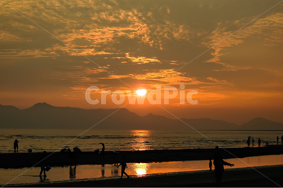 부산,풍경,바다,노을,자연,자연,풍경,nature,landscape,해변,바다,beach,sea,사람들,대중,군중,other people,crowd,인물실루엣,사람실루엣,character silhouette,human silhouette,여행,휴가,traveling,vacation,trip,outdoors,옥외,person,사람,human,인간,red sky,붉은 하늘,dusk,황혼,dawn,새벽,sky,하늘,sunset,일몰