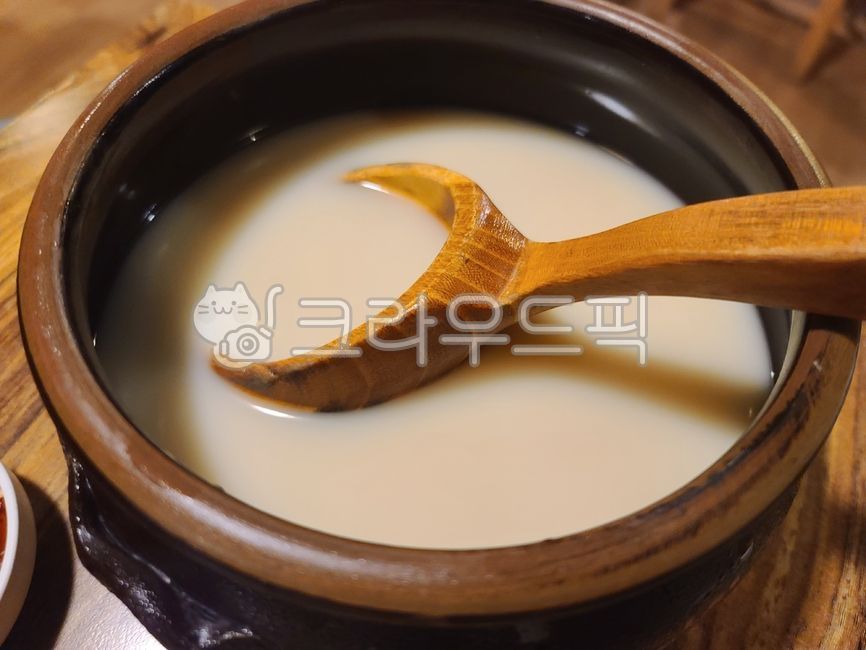 막걸리,탁주,동동주,민속주,탁사발,항아리주,주류,전통주