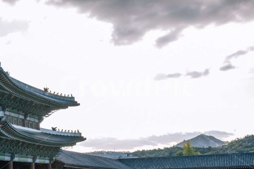 경복궁,기와,전통,궁궐,궁,서울,한국,한국적,처마,korea,seoul,koreatraditional,traditional,beautiful,palace,koreapalace,랜드마크,landmark,tourist attraction,한국전통,한국문화,korean traditional,korean culture