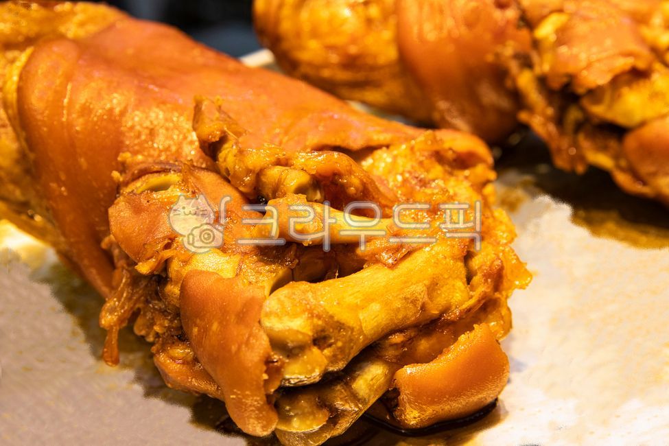 족발,돼지족발,돈육,보양식,거리음식,보양음식,건강음식,돼지다리요리,돼지,돼지고기,돼지요리,porkfeet,porklegdish,pig,pork,healthyfood,comfortfood,porkdish,고기,meat,음식,요리,먹거리,간식,맛있는,국민간식,길거리음식,군것질,food,vegetable,cooking,streetfood,snack,delicious