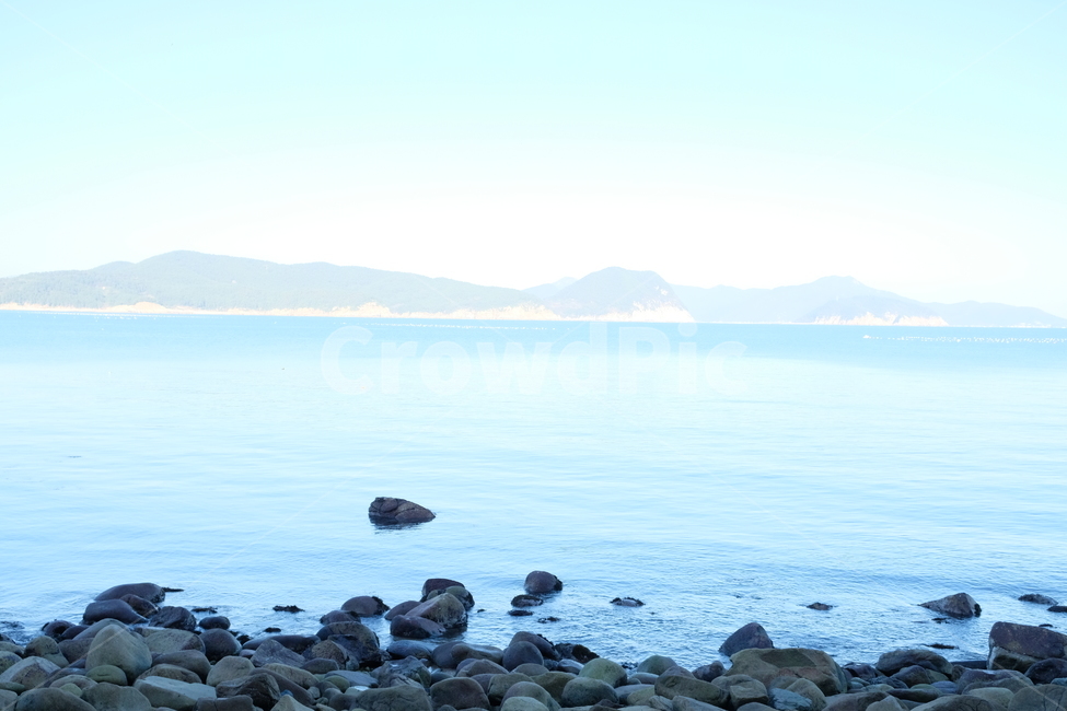 색감,감성,해변,바다,바위,자연,nature,푸른하늘,파란하늘,가을하늘,섬,산,파도,물,water,해안가,자갈,자연,풍경,nature,landscape
