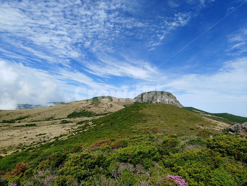 산,하늘,들판,풍경,숲,mountain,sky,clouds,green,초록,등산,한라산,구름