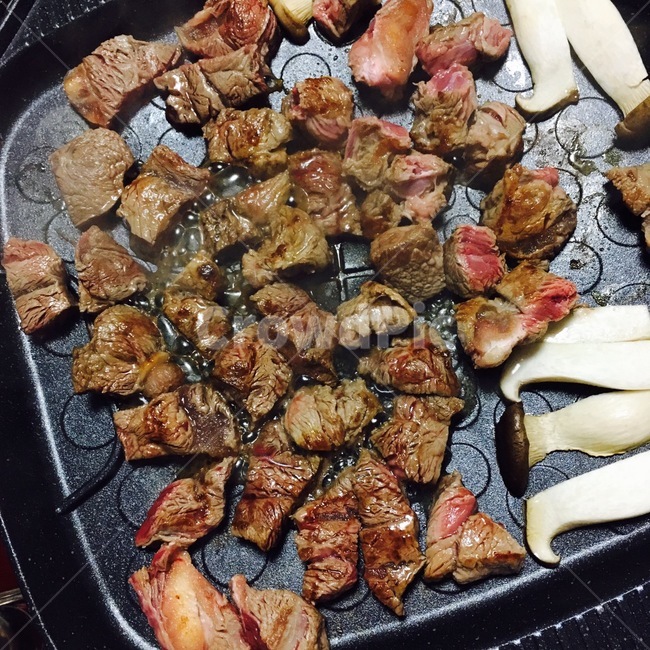소고기,한우,식사,미디움,갈비살,음식,식재료,요리,food,cook,meal,dishes,food reserves,육류,고기,meat