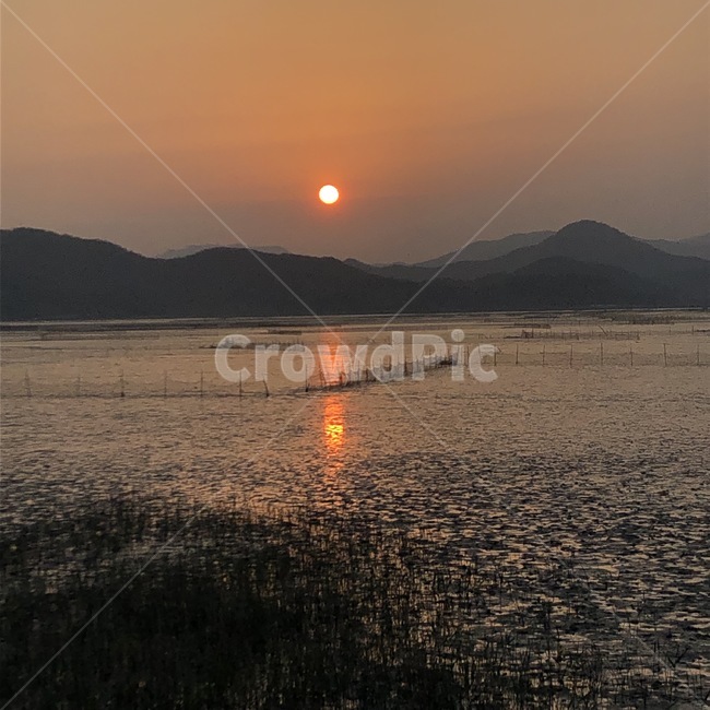 nature,sunlight,자연,햇빛,redsky,일몰,sunset,sky,붉은하늘,순천,와온바다,갯벌,자연,풍경,nature,landscape,outdoors,옥외,하늘,dusk,황혼,dawn,새벽,red sky,붉은 하늘