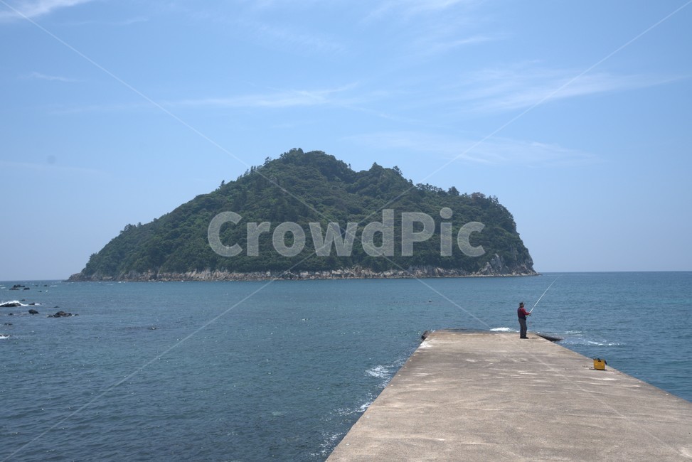 nature,자연,outdoors,옥외,water,물,sea,바다,ocean,대양,shoreline,해안선,human,인간,person,사람,coast,연안,섶섬,제주도,낚시,낚시꾼,섬