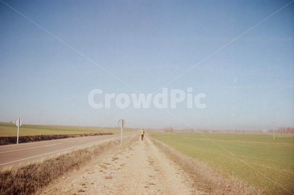 road,도로,nature,자연,human,인간,person,사람,outdoors,옥외,gravel,자갈,dirtroad,흙길,하늘,길,자연,풍경,nature,landscape