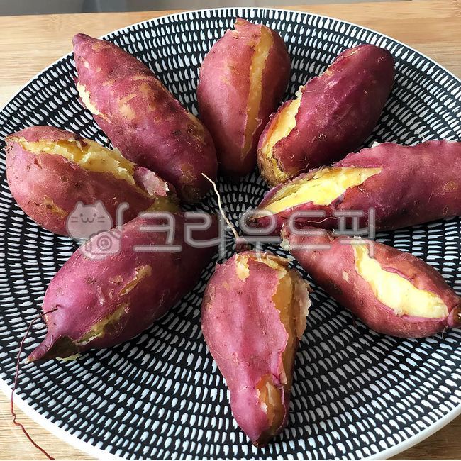 sweet potato,boiled sweet potato,Fresh sweet potatoes,Steamed Sweet Potato,healthy food,health,animated,diet,fresh,sweetpotato