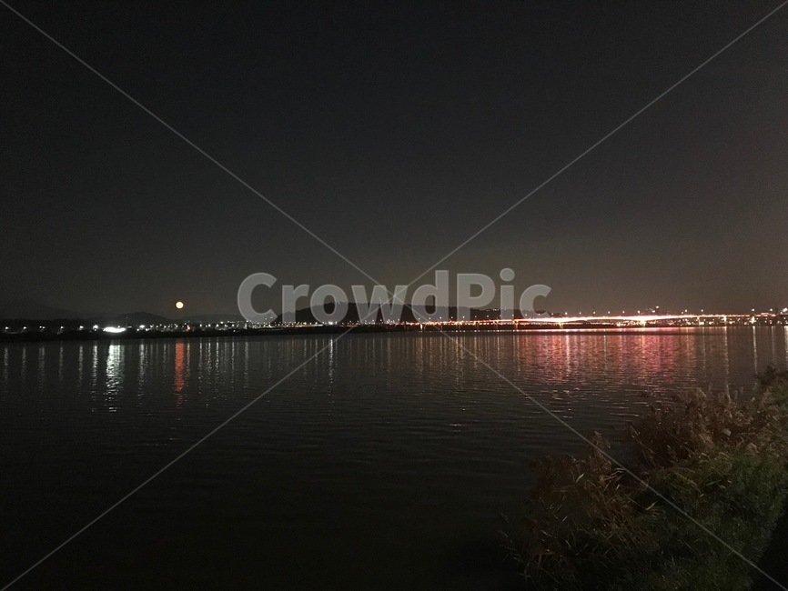 대교,다리,불빛,강,한강,밤,자연,풍경,nature,landscape,야경,밤,nightscape,night,outdoors,옥외,water,물