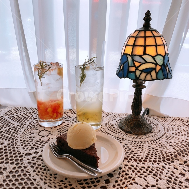 카페,디저트,브라우니,감성,케이크,디저트,간식,후식,dessert,snack,음료수,drink,beverage