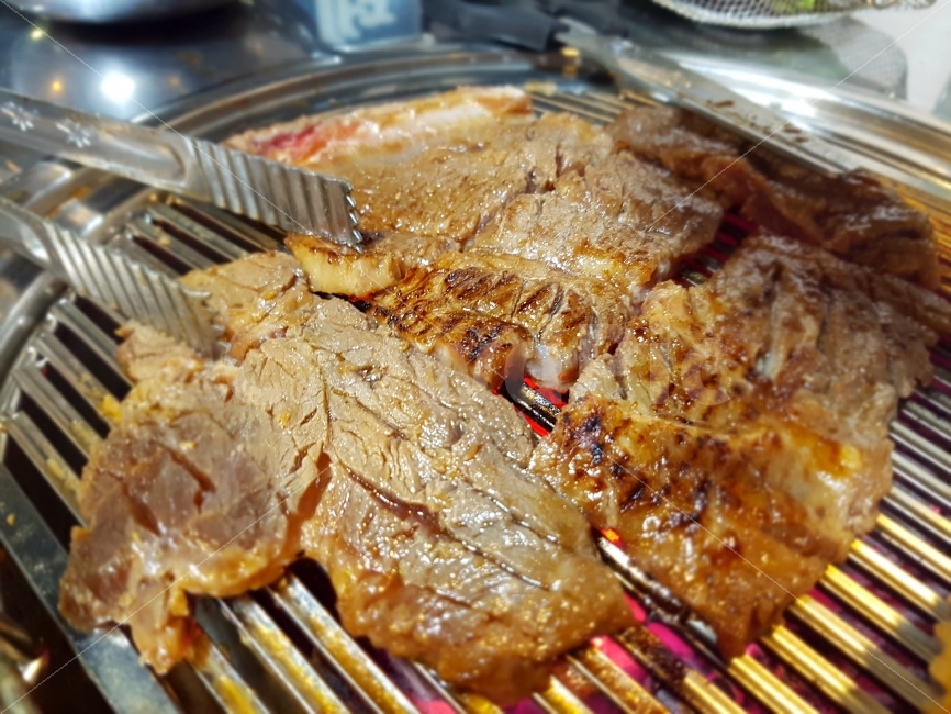 음식,푸드,고기,돼지,갈비,돼지갈비,불판,음식,식재료,요리,food,cook,meal,dishes,food reserves,육류,고기,meat,한식,한국음식,한국요리,korean food,korean dishes,korean meal,korean cook
