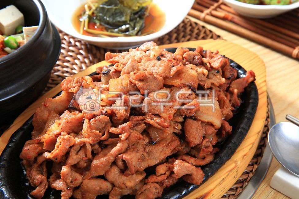 Gochujang Seasoned Bulgogi,Pork belly,Stirfried pork,Seasoned grilled pork neck,snack,Bulgogi,Bulgogi seasoning,Pork neck bulgogi,plate,pork,Bulgogi Set Meal,Charcoal grilled charcoal,pig,Gochujang Bulgogi,pork belly,Seasoned Bulgogi Set Meal,Grilled pork