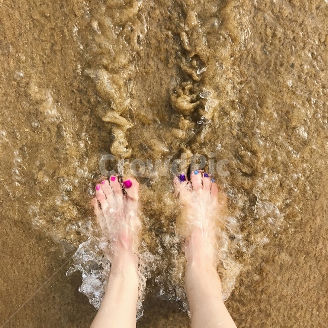 발,모래,파도,네일,여름,시원함,청량감,summer,여름,계절,summer,season,해변,바다,beach,sea,사람,인물,인간,human,person,신체일부,몸,body,여행,휴가,traveling,vacation,trip,뷰티,미용,beauty treatment