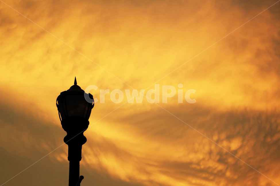 가로등,감성,light,yellow,background,yellowbackground,배경,노랑,노란배경,노란색,불,하늘,sky,구름,노을,sunset,dusk