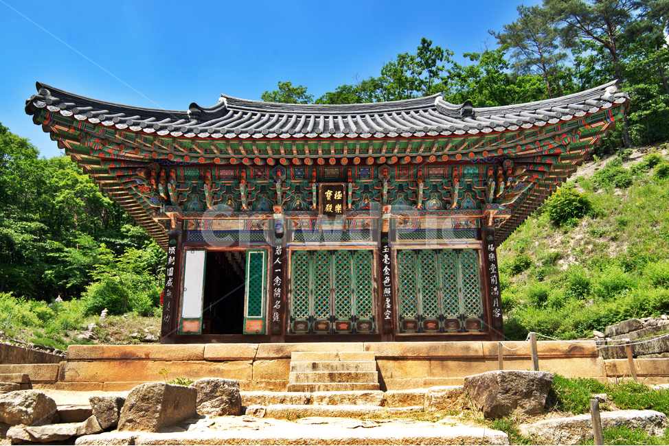 청평사,오봉산,법당,춘천,아미타불,본존,고건축,불교사찰,축대,돌계단,극락보전,한국전통,한국문화,korean traditional,korean culture,종교,신앙,religion,belief,faith,건축물,건물외관,exterior,building,structure,architecture,construction