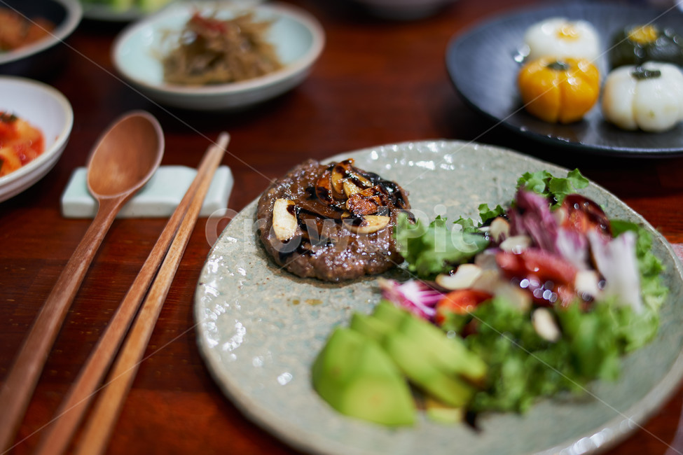 스테이크,떡갈비,음식,food,점심,steak,식사,음식,식재료,요리,food,cook,meal,dishes,food reserves,한식,한국음식,한국요리,korean food,korean dishes,korean meal,korean cook