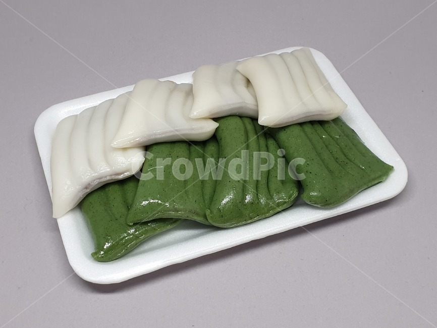 떡,절편,쑥떡,송편,tteok,ricecake,한국음식,전통음식,고유음식,스티로품,포장,군것질,간식,디저트,후식,food,먹는거,먹는것,한국전통,전통,명절,사물,오브젝트,object,음식,음식,식재료,요리,food,cook,meal,dishes,food reserves